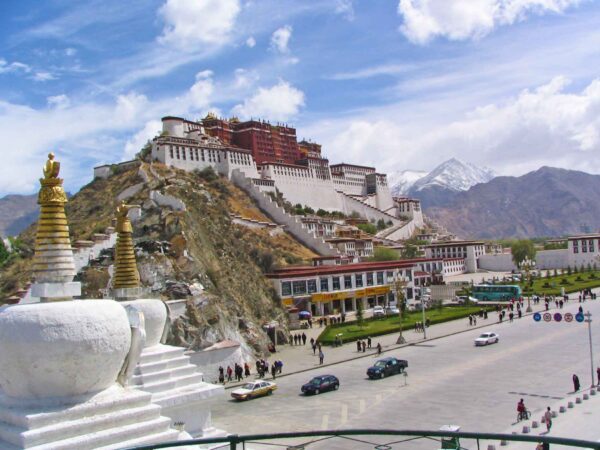 The Potala Palace In Lhasa - The 18,000 Km Diaries